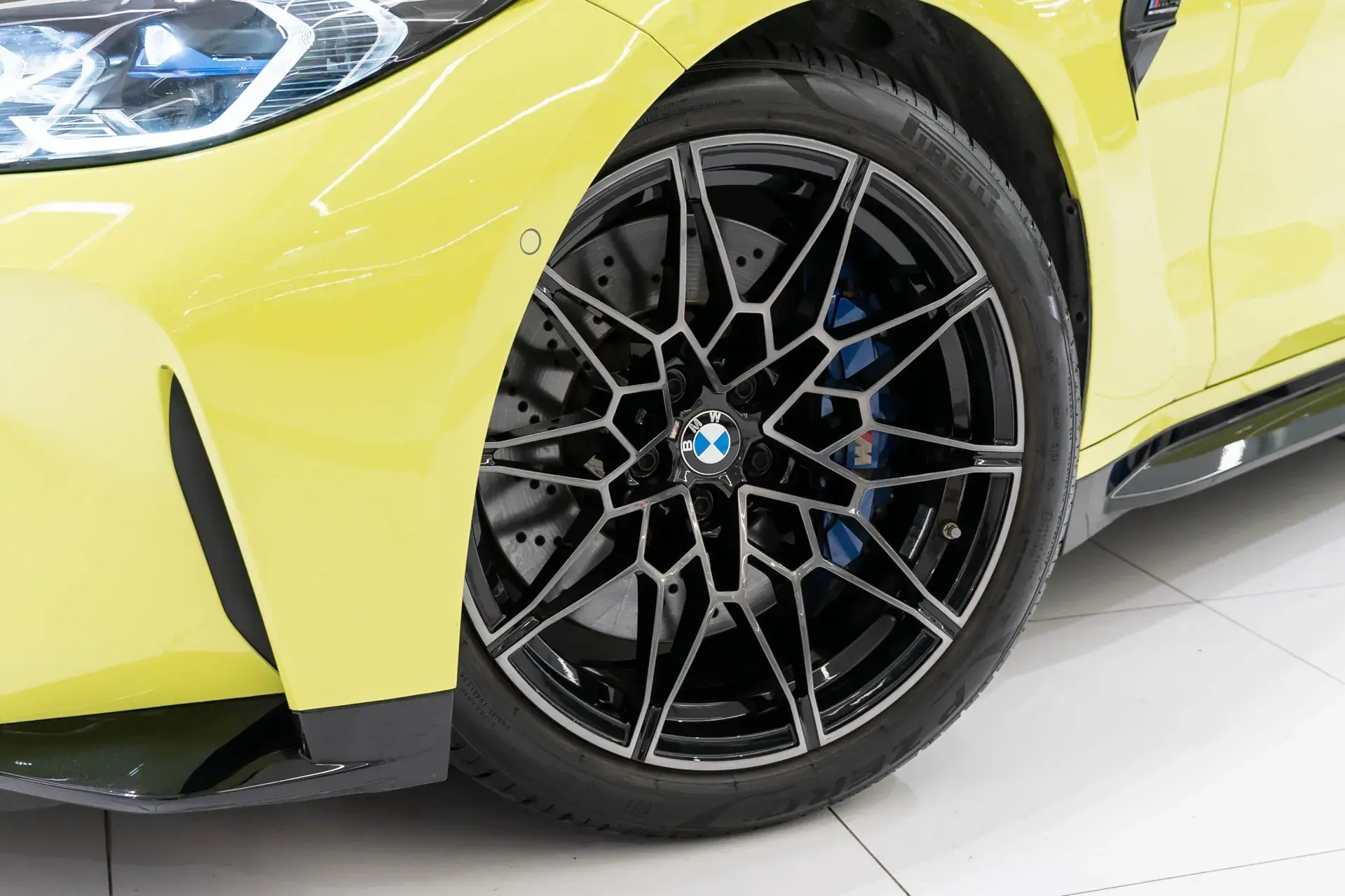 2021 BMW M4 thumbnail 4