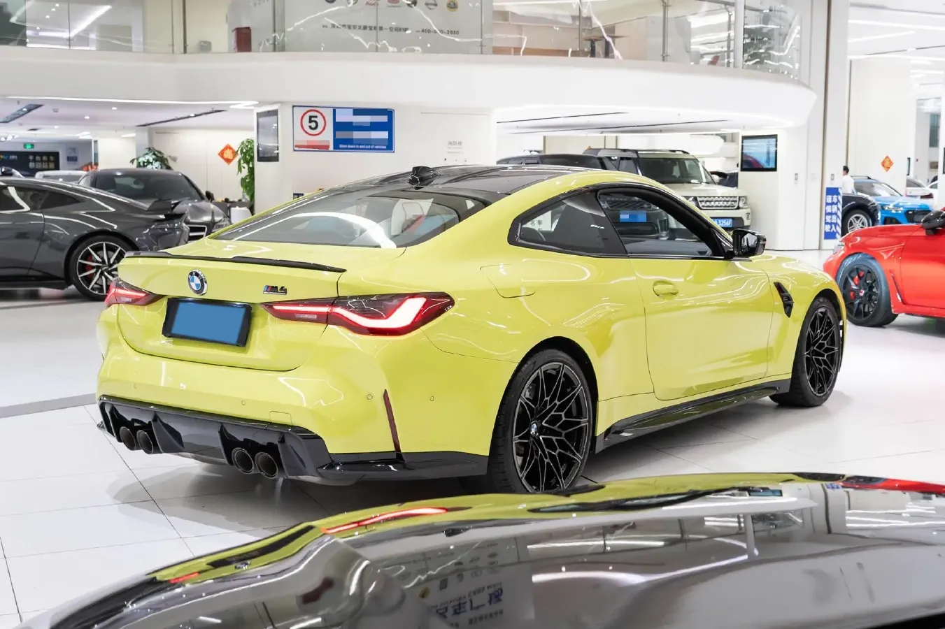 2021 BMW M4 3.0T 510HP L6 8AT,autocango,china used car exporter,china ev exporter,chinese used car exporter,chinese used ev exporter
