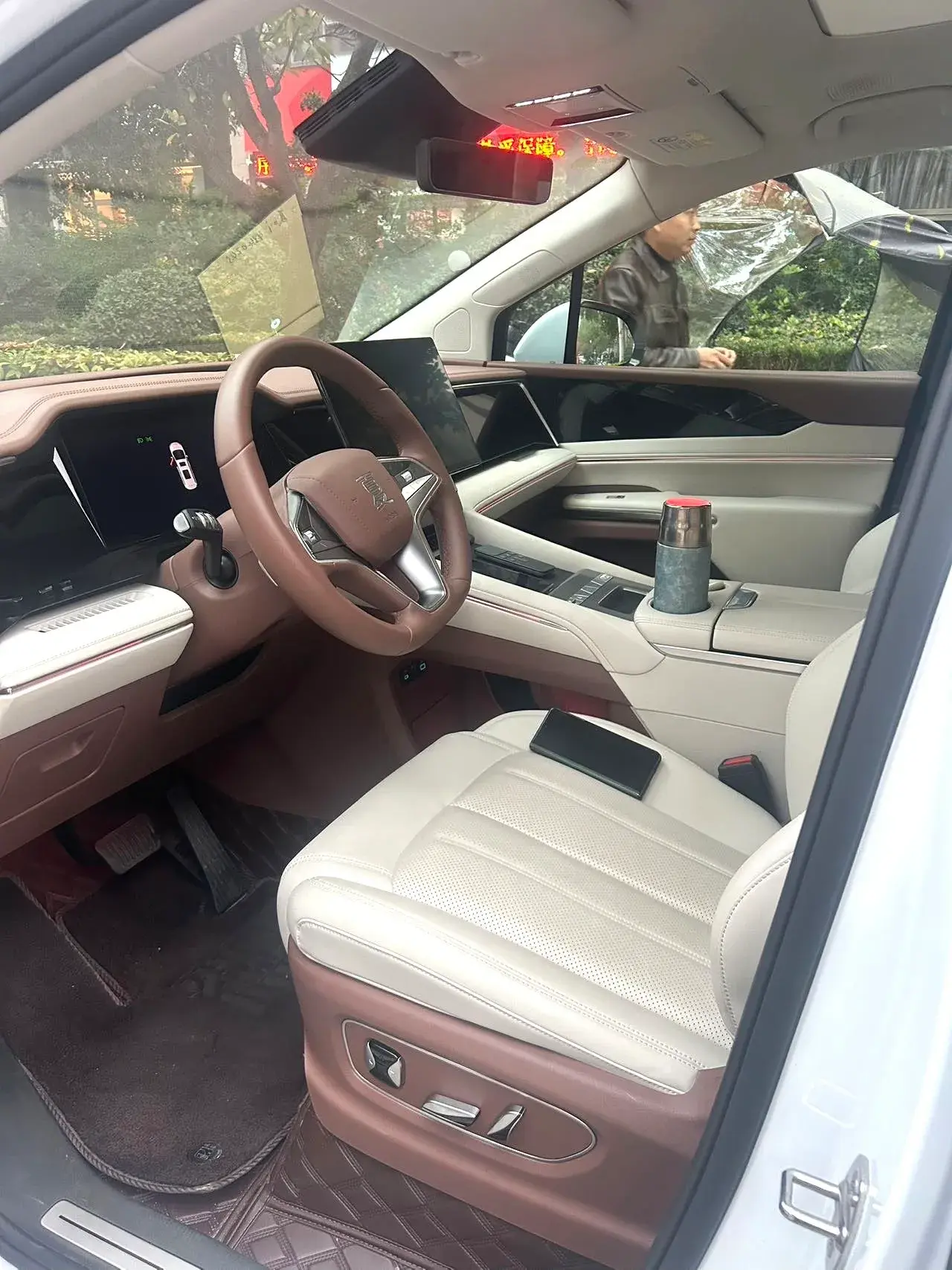 2025 BYD XIA thumbnail 4