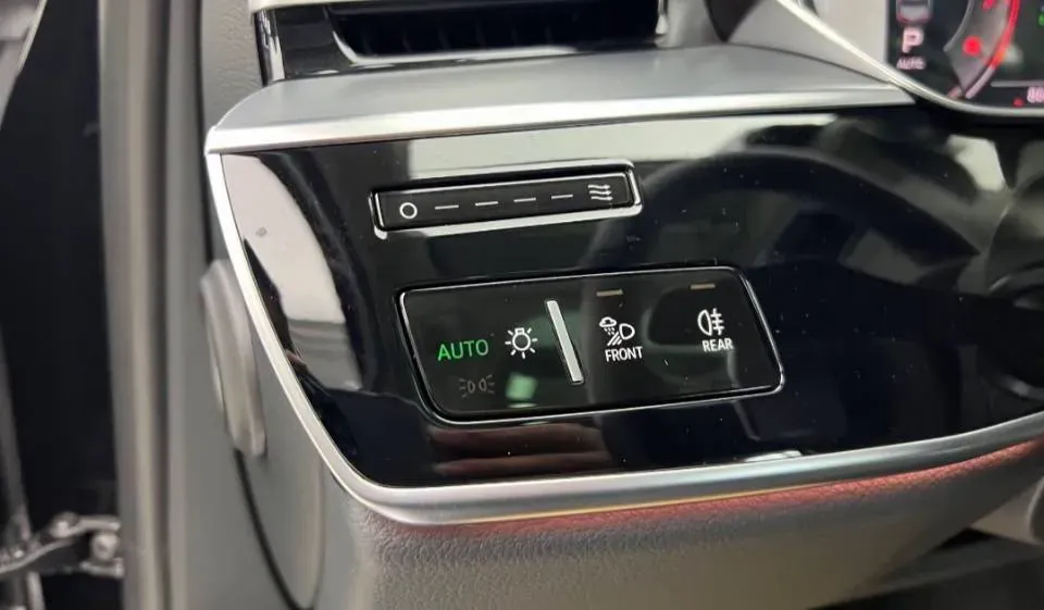 2023 Audi A8 3.0T 286HP V6 8AT,autocango,china used car exporter,china ev exporter,chinese used car exporter,chinese used ev exporter