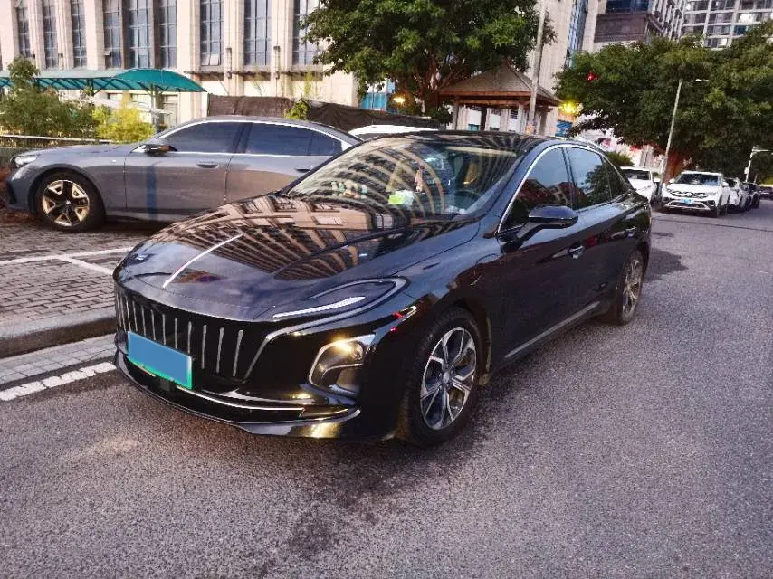 2023 HONGQI E-QM5 view 1