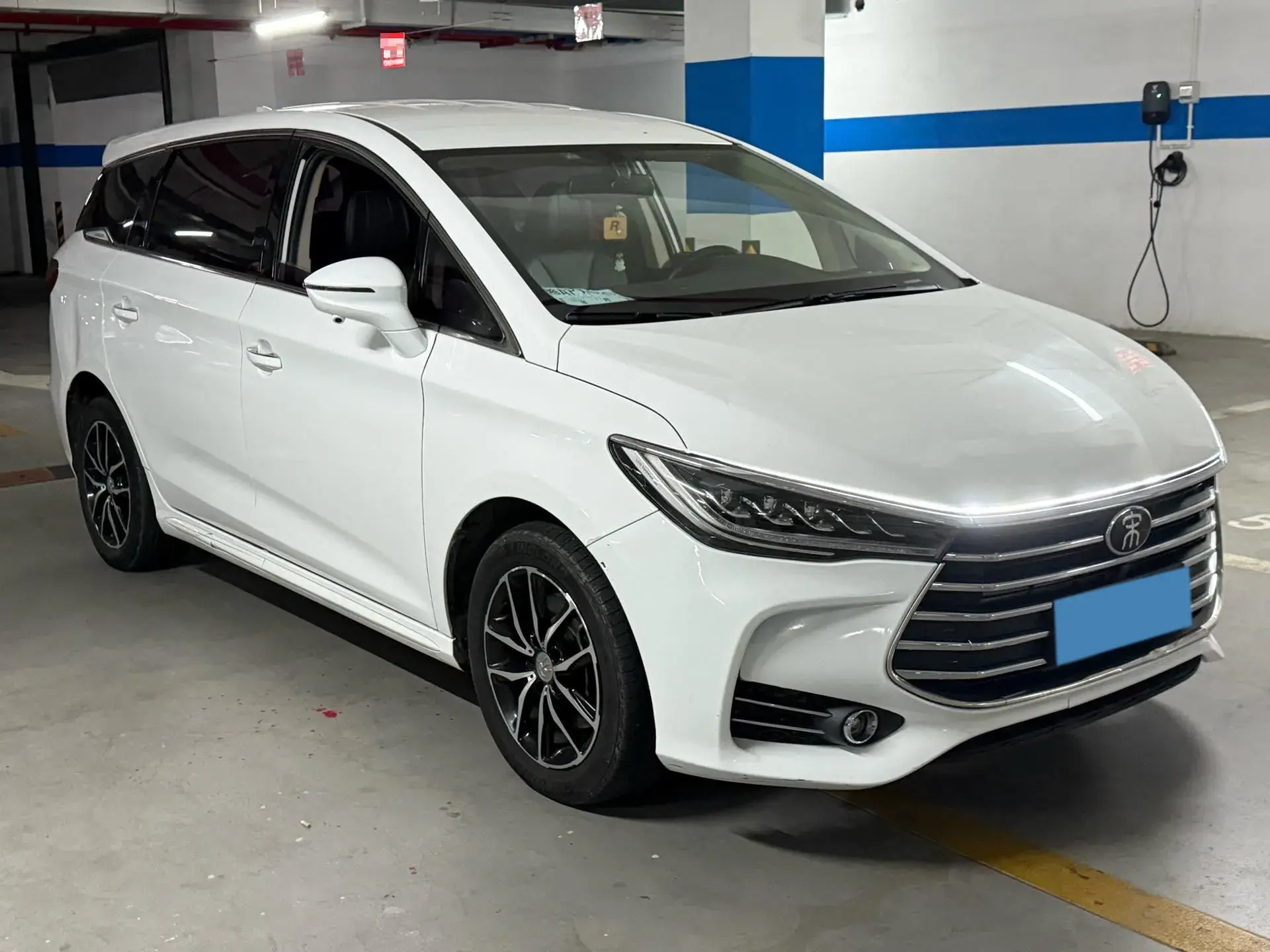 2017 BYD SONG thumbnail 3