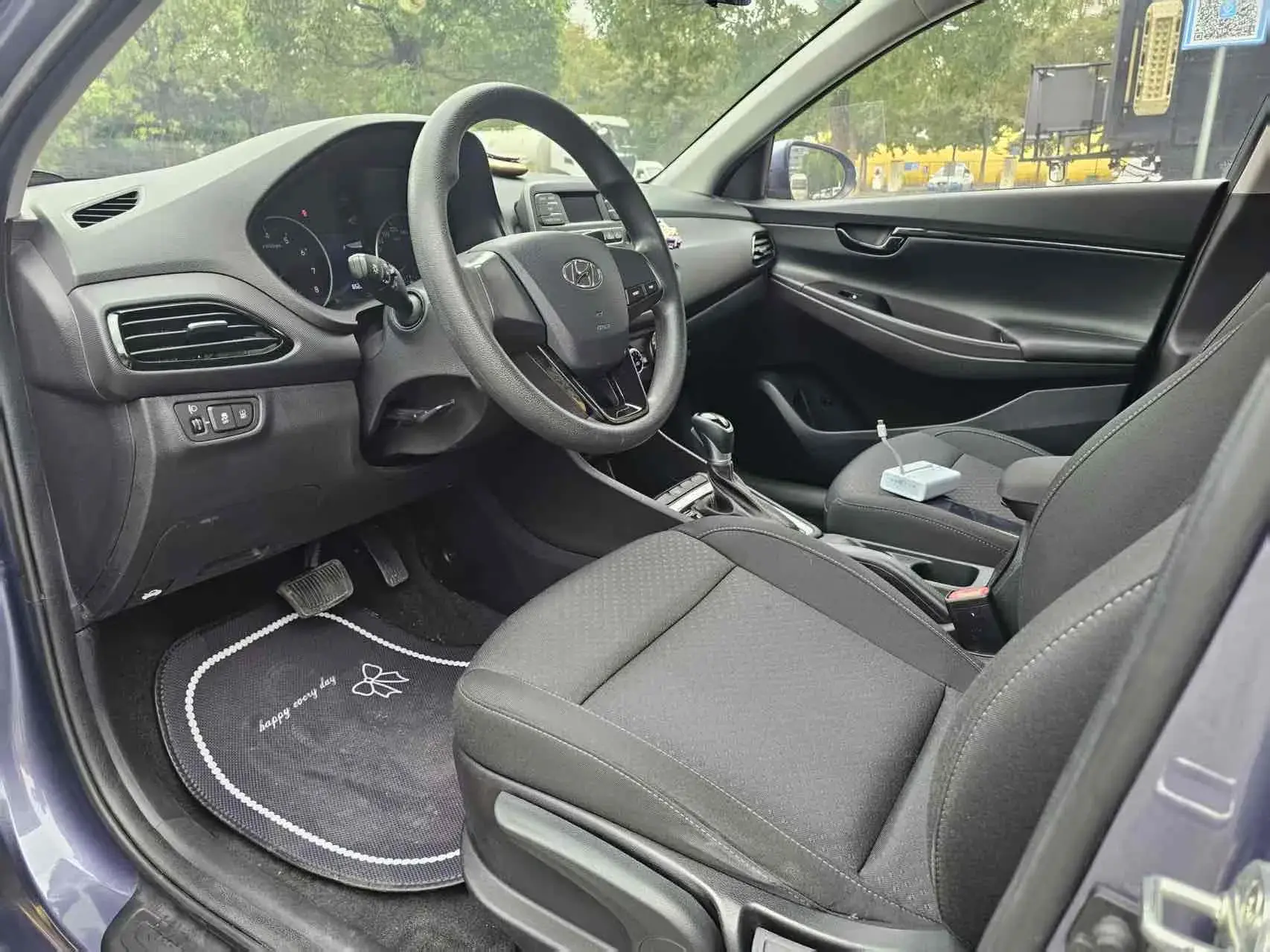 2017 HYUNDAI CELESTA thumbnail 4