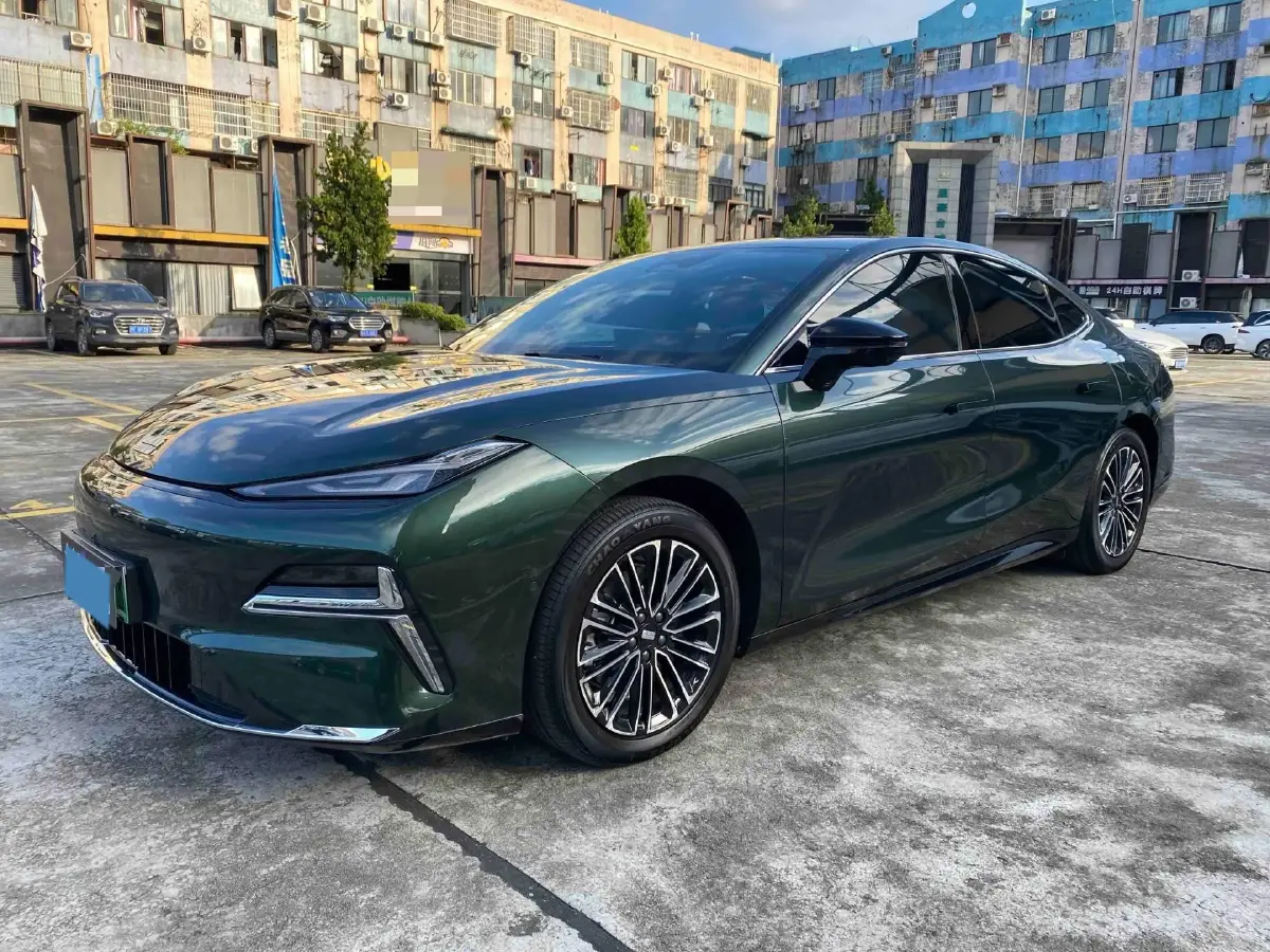 2025 Geely Galaxy Starshine 8 1.5L 112HP L4 1DHT PHEV