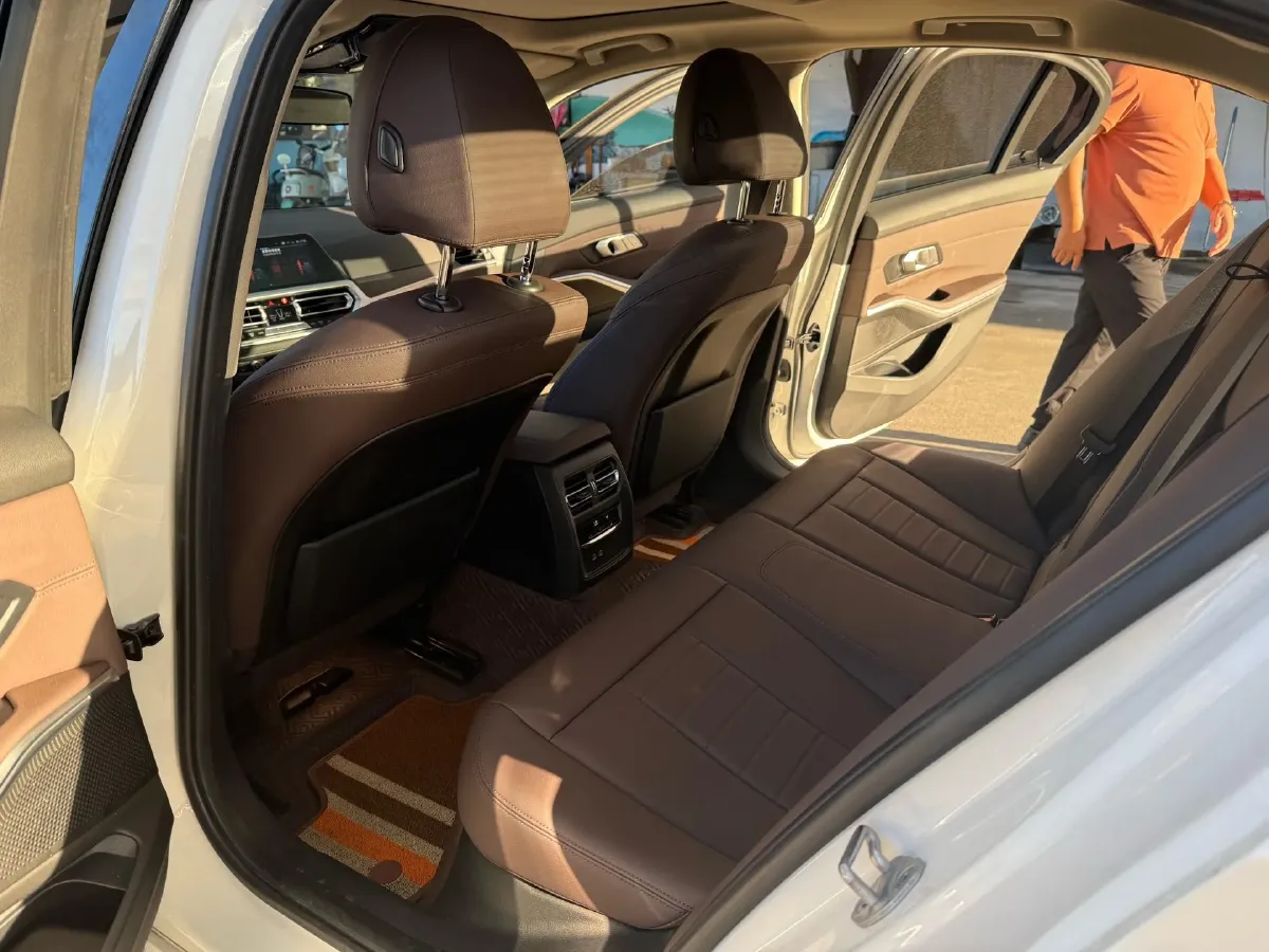 2022 BMW 3 Series 2.0T 184HP L4 8AT,autocango,china used car exporter,china ev exporter,chinese used car exporter,chinese used ev exporter