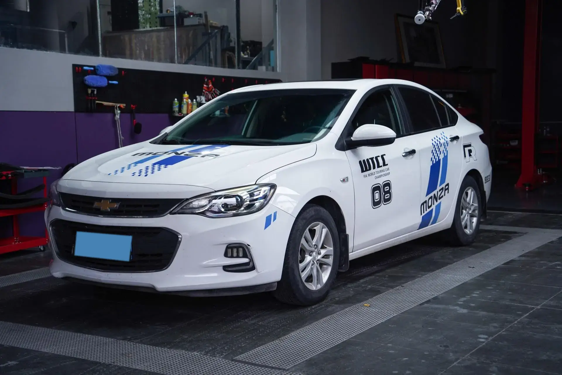 2019 CHEVROLET CAVALIER view 1