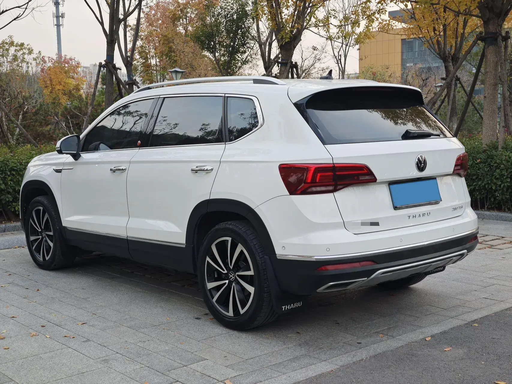 2021 VOLKSWAGEN THARU thumbnail 4