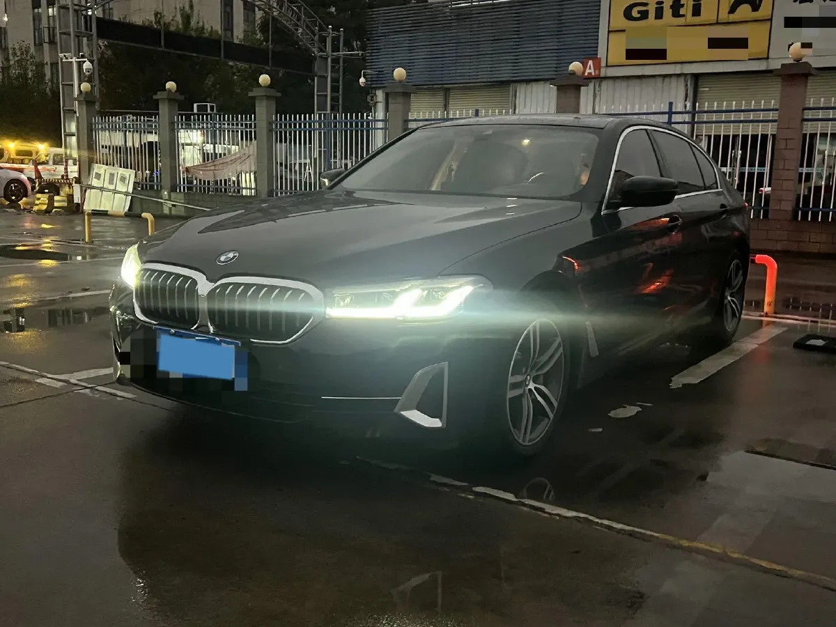 2023 BMW 5 Series 2.0T 245HP L4 8AT,autocango,china used car exporter,china ev exporter,chinese used car exporter,chinese used ev exporter