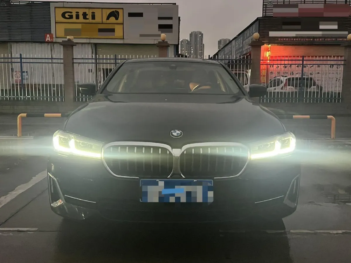 2023 BMW 5 Series 2.0T 245HP L4 8AT,autocango,china used car exporter,china ev exporter,chinese used car exporter,chinese used ev exporter