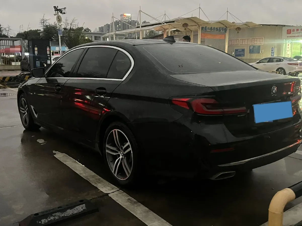 2023 BMW 5 Series 2.0T 245HP L4 8AT,autocango,china used car exporter,china ev exporter,chinese used car exporter,chinese used ev exporter