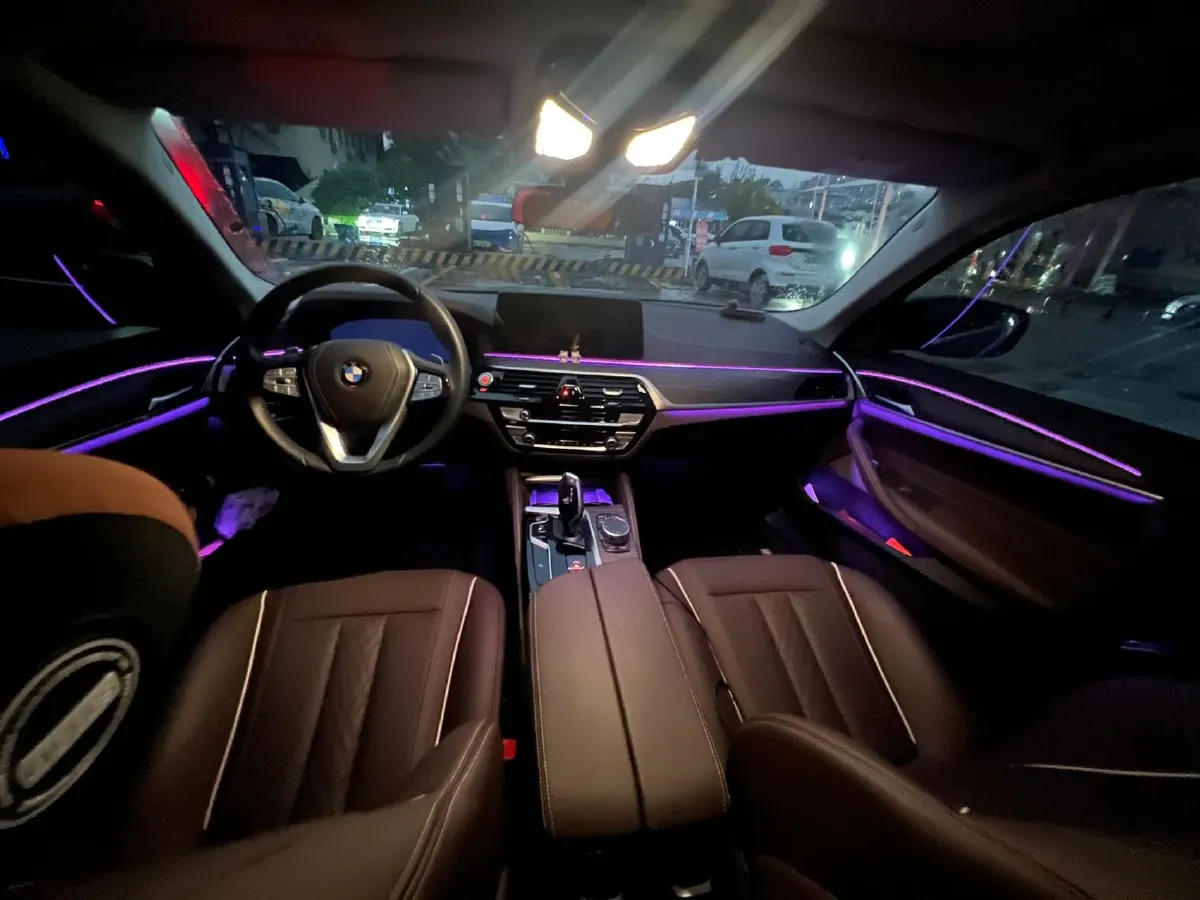 2023 BMW 5 Series 2.0T 245HP L4 8AT,autocango,china used car exporter,china ev exporter,chinese used car exporter,chinese used ev exporter