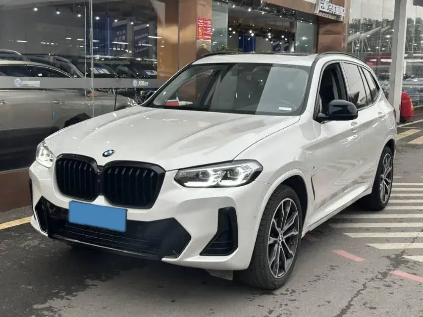 2023 BMW X3 view 1