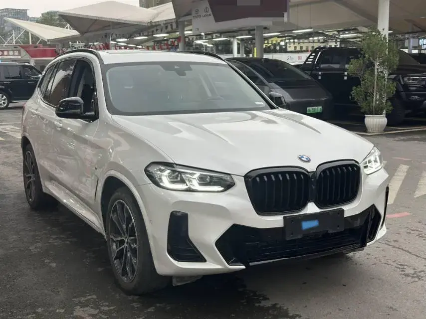 2023 BMW X3 thumbnail 3