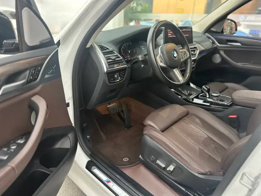 2023 BMW X3 thumbnail 4