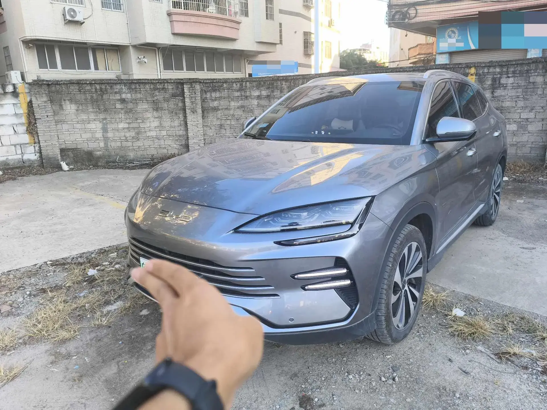 2023 BYD SONG view 1