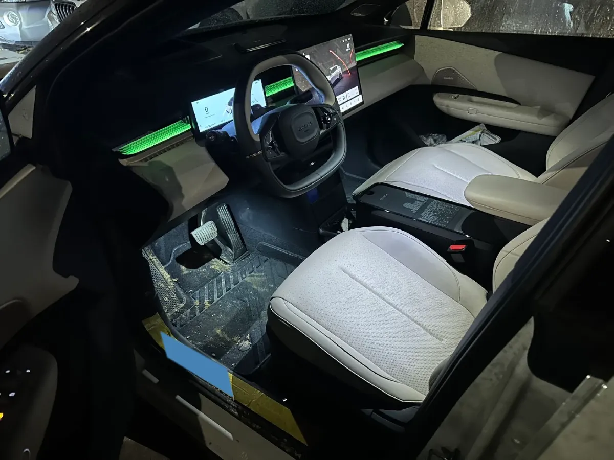 2025 LYNK&CO Z20 BEV 61.47KWH,autocango,china used car exporter,china ev exporter,chinese used car exporter,chinese used ev exporter