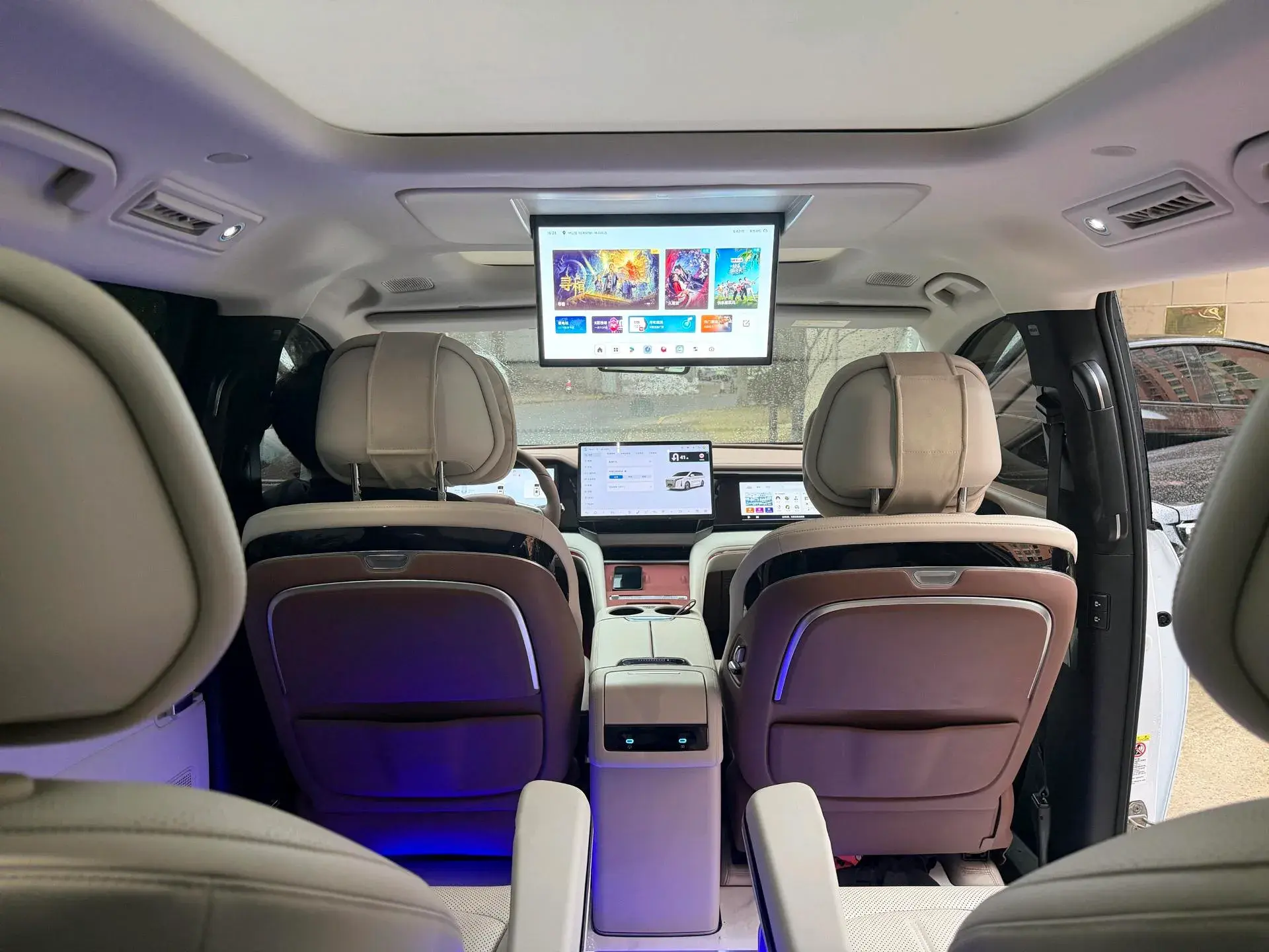 2025 BYD XIA thumbnail 3