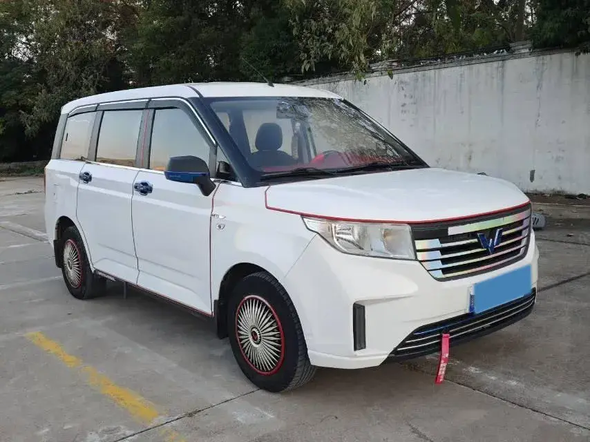 2019 WULING HONGGUANG thumbnail 3