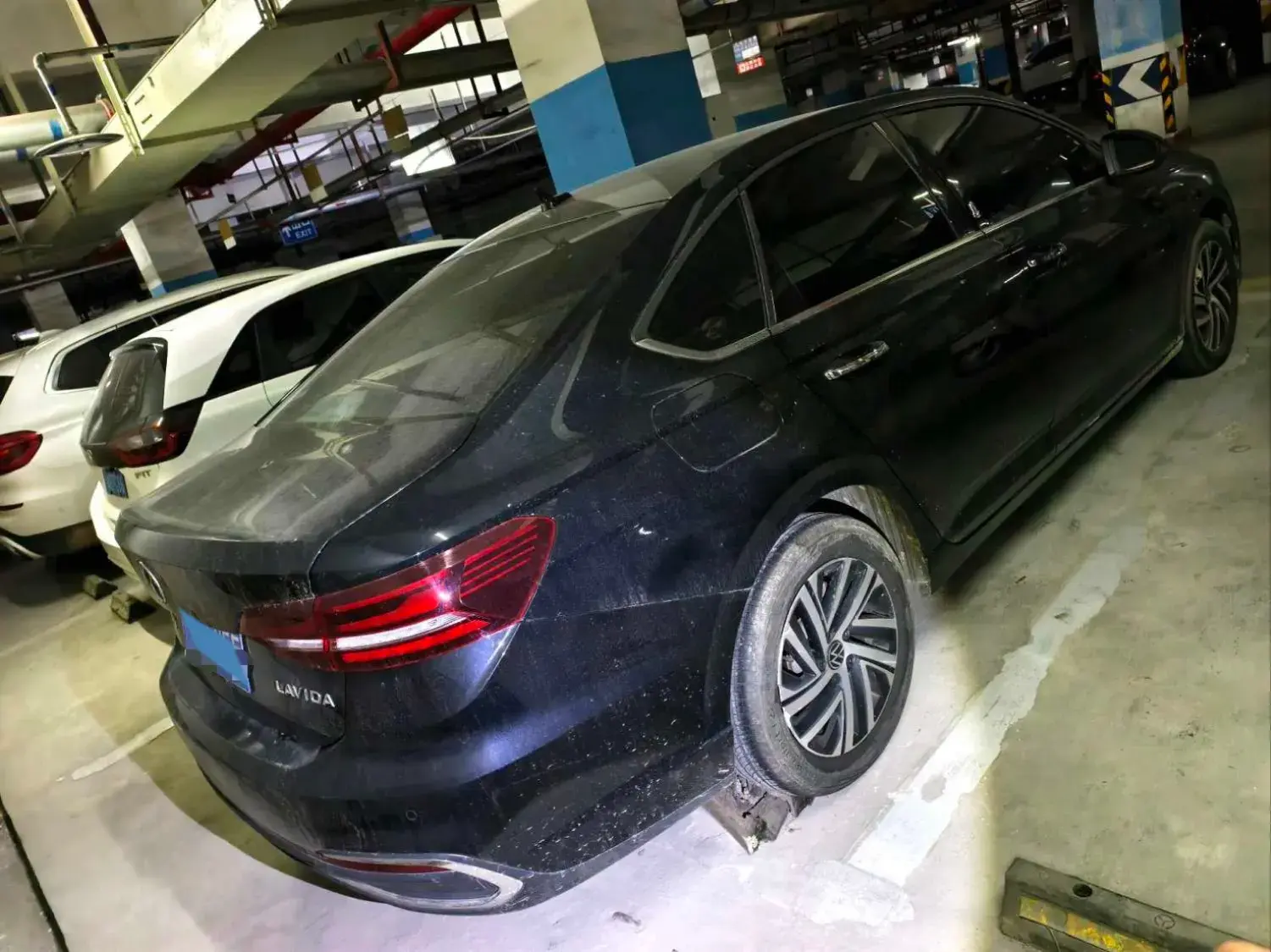 2023 VOLKSWAGEN LAVIDA thumbnail 2