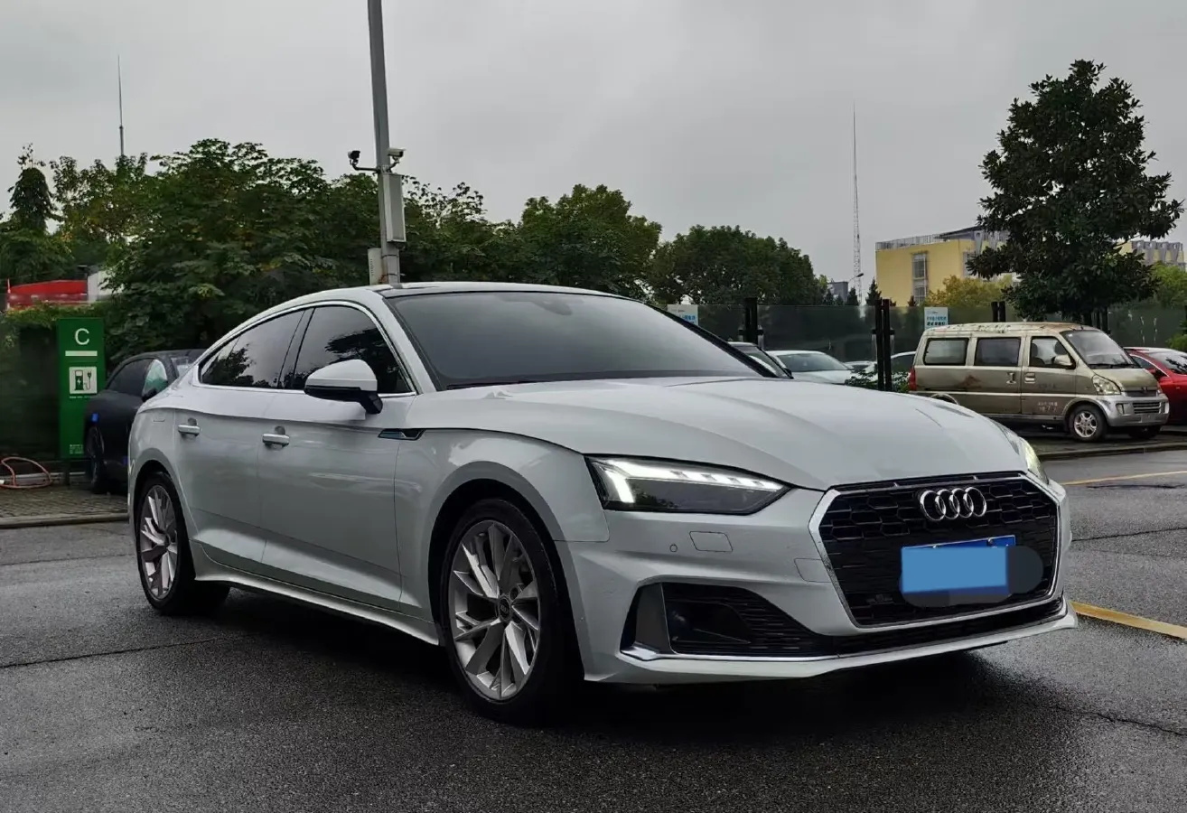 2022 Audi A5 2.0T 204HP L4 7DCT,autocango,china used car exporter,china ev exporter,chinese used car exporter,chinese used ev exporter