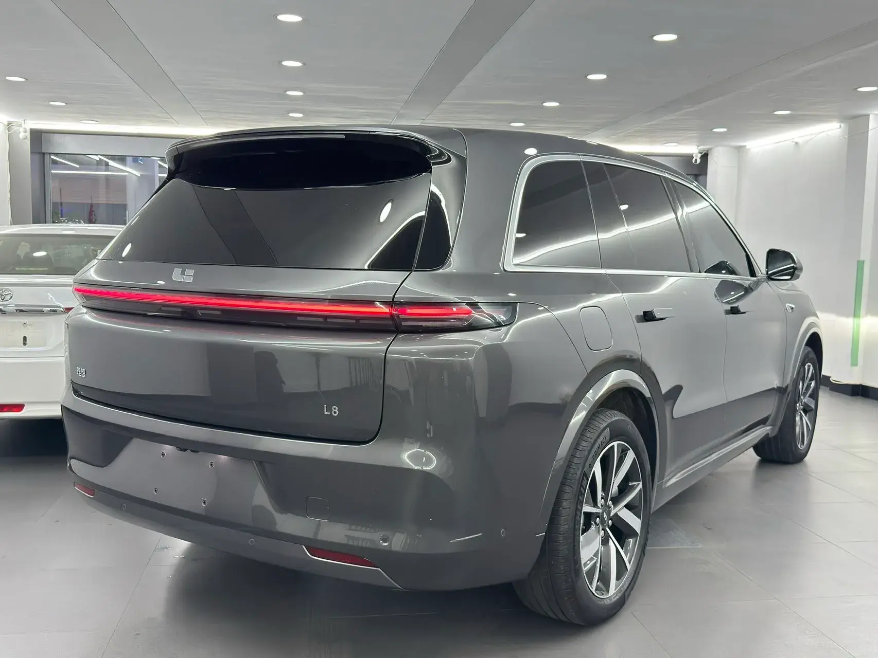 2023 LI L8 thumbnail 4