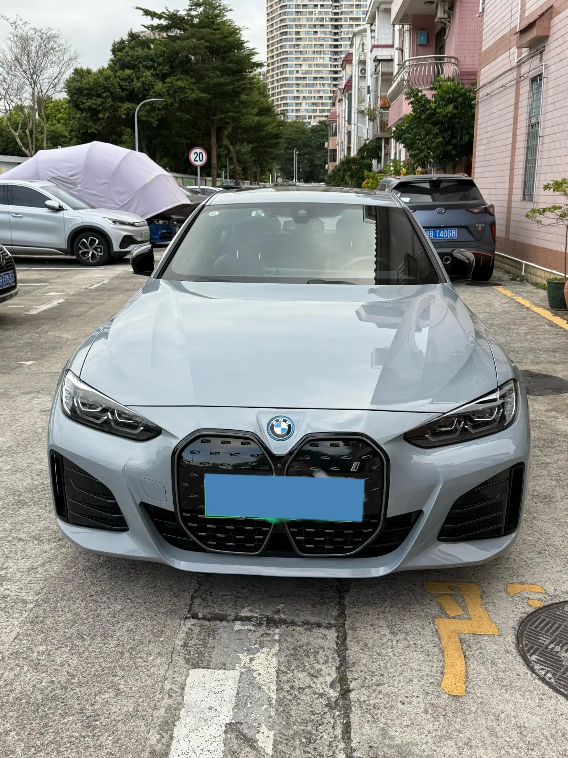 2022 BMW I4 thumbnail 2