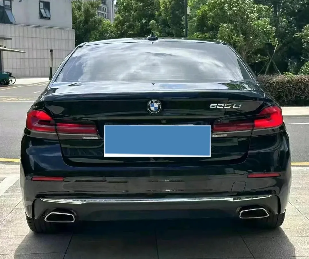2022 BMW 5 Series 2.0T 184HP L4 8AT,autocango,china used car exporter,china ev exporter,chinese used car exporter,chinese used ev exporter