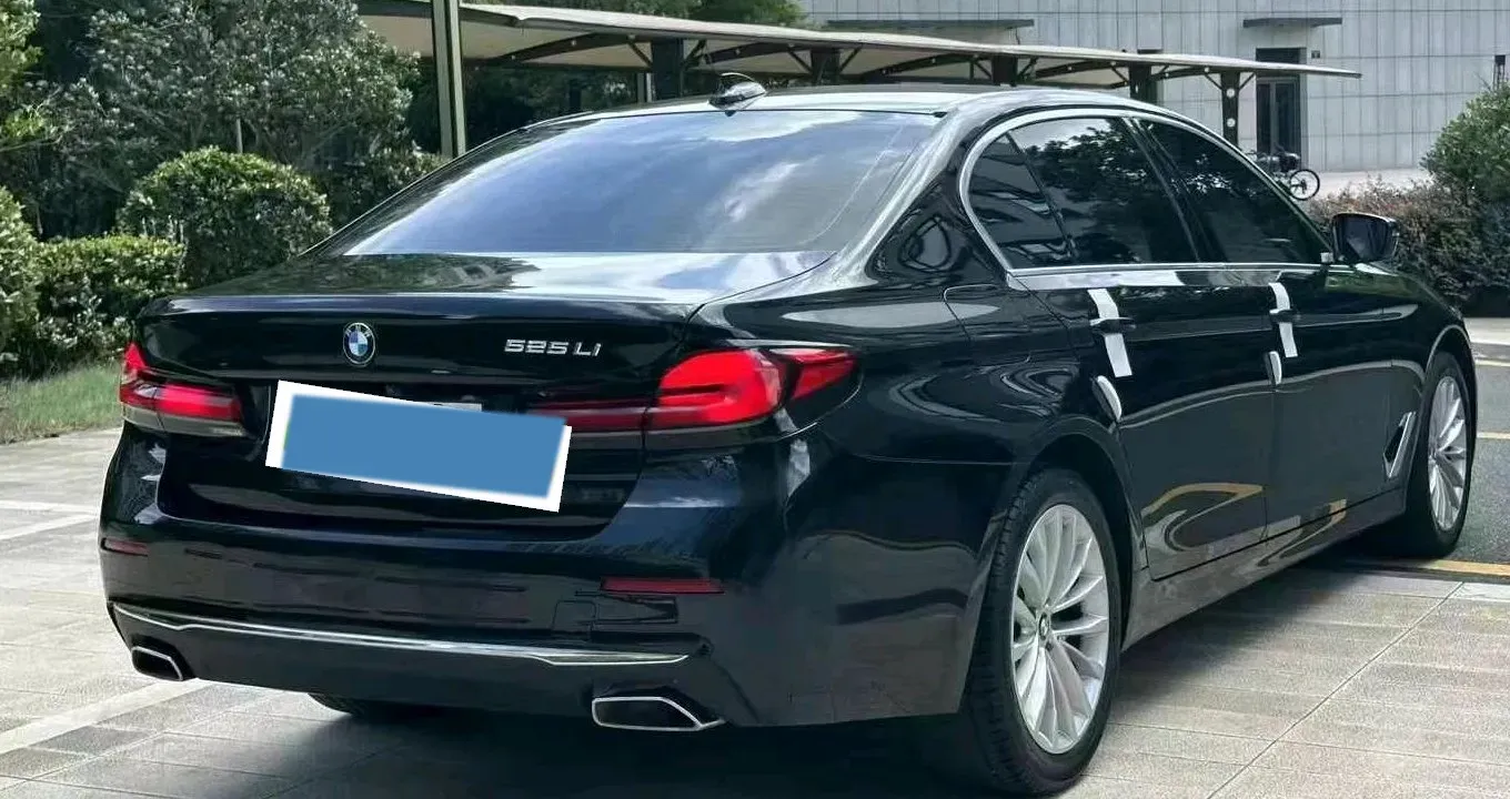 2022 BMW 5 Series 2.0T 184HP L4 8AT,autocango,china used car exporter,china ev exporter,chinese used car exporter,chinese used ev exporter