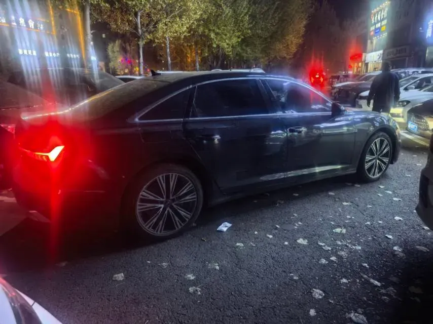 2025 Audi A6L 2.0T 245HP L4 7DCT,autocango,china used car exporter,china ev exporter,chinese used car exporter,chinese used ev exporter