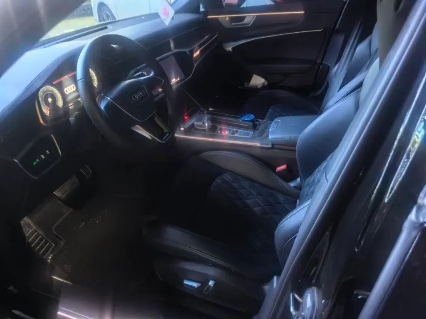 2025 Audi A6L 2.0T 245HP L4 7DCT,autocango,china used car exporter,china ev exporter,chinese used car exporter,chinese used ev exporter