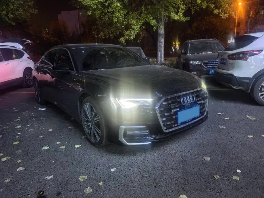 2025 Audi A6L 2.0T 245HP L4 7DCT,autocango,china used car exporter,china ev exporter,chinese used car exporter,chinese used ev exporter