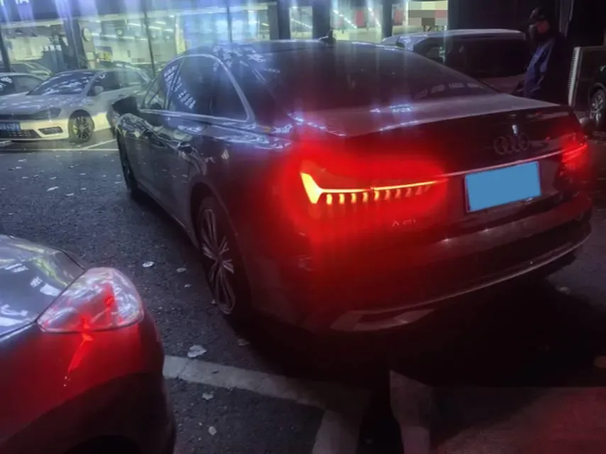 2025 Audi A6L 2.0T 245HP L4 7DCT,autocango,china used car exporter,china ev exporter,chinese used car exporter,chinese used ev exporter