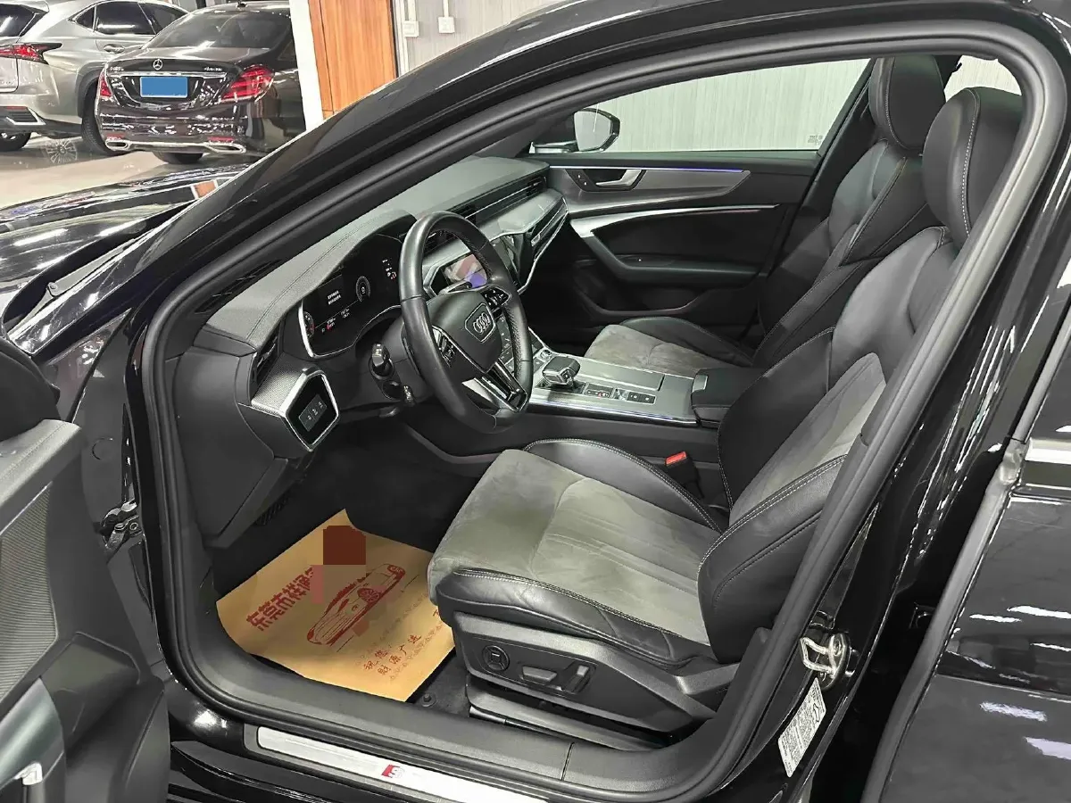 2022 Audi A6L 2.0T 190HP L4 7DCT,autocango,china used car exporter,china ev exporter,chinese used car exporter,chinese used ev exporter