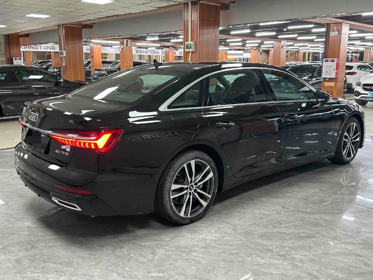 2022 Audi A6L 2.0T 190HP L4 7DCT,autocango,china used car exporter,china ev exporter,chinese used car exporter,chinese used ev exporter