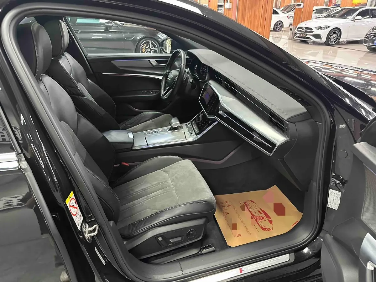 2022 Audi A6L 2.0T 190HP L4 7DCT,autocango,china used car exporter,china ev exporter,chinese used car exporter,chinese used ev exporter