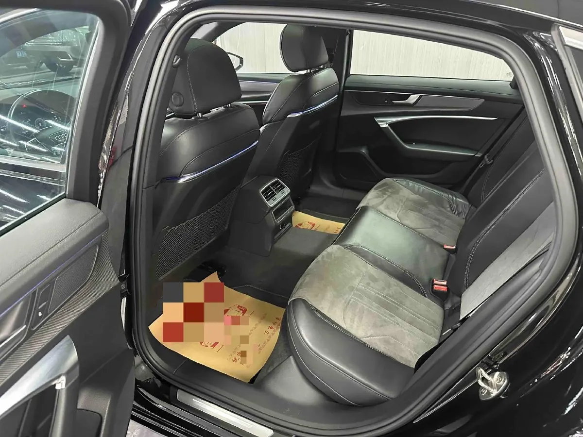 2022 Audi A6L 2.0T 190HP L4 7DCT,autocango,china used car exporter,china ev exporter,chinese used car exporter,chinese used ev exporter