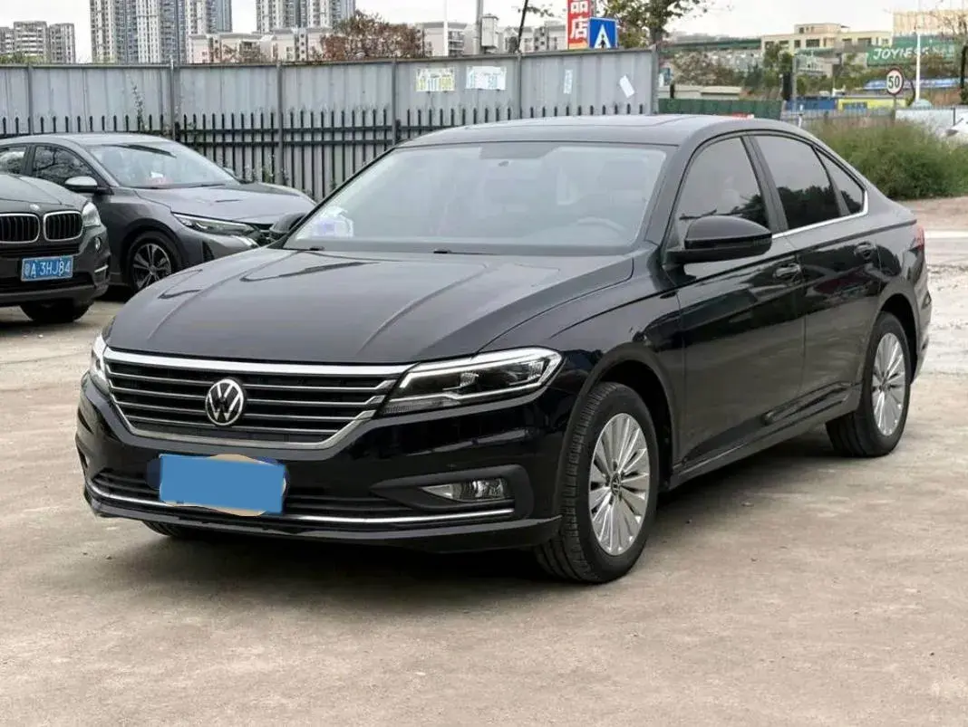 2021 VOLKSWAGEN LAVIDA view 1