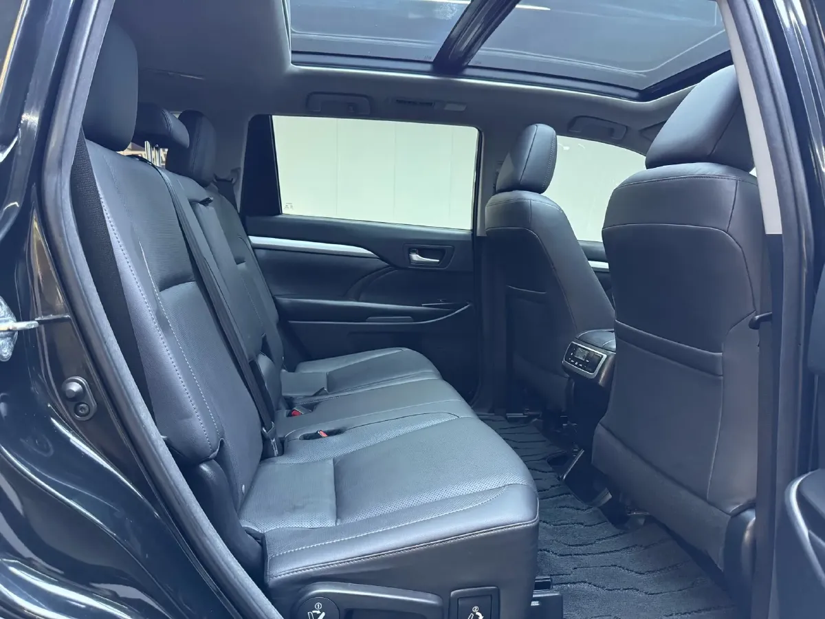 2018 Toyota Highlander 2.0T 220HP L4 6AT,autocango,china used car exporter,china ev exporter,chinese used car exporter,chinese used ev exporter