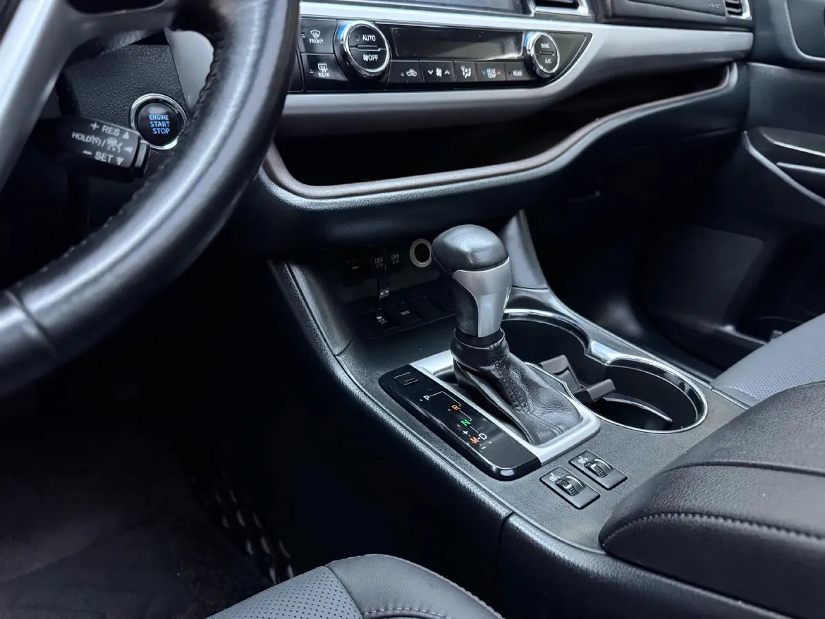 2018 Toyota Highlander 2.0T 220HP L4 6AT,autocango,china used car exporter,china ev exporter,chinese used car exporter,chinese used ev exporter