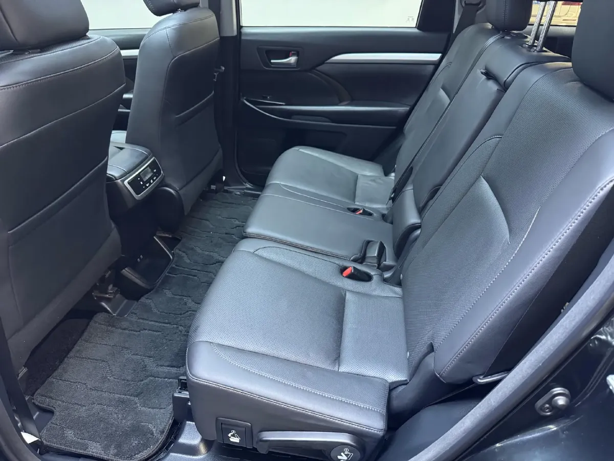 2018 Toyota Highlander 2.0T 220HP L4 6AT,autocango,china used car exporter,china ev exporter,chinese used car exporter,chinese used ev exporter