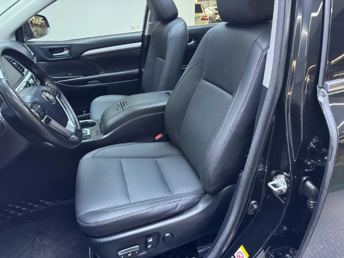 2018 Toyota Highlander 2.0T 220HP L4 6AT,autocango,china used car exporter,china ev exporter,chinese used car exporter,chinese used ev exporter