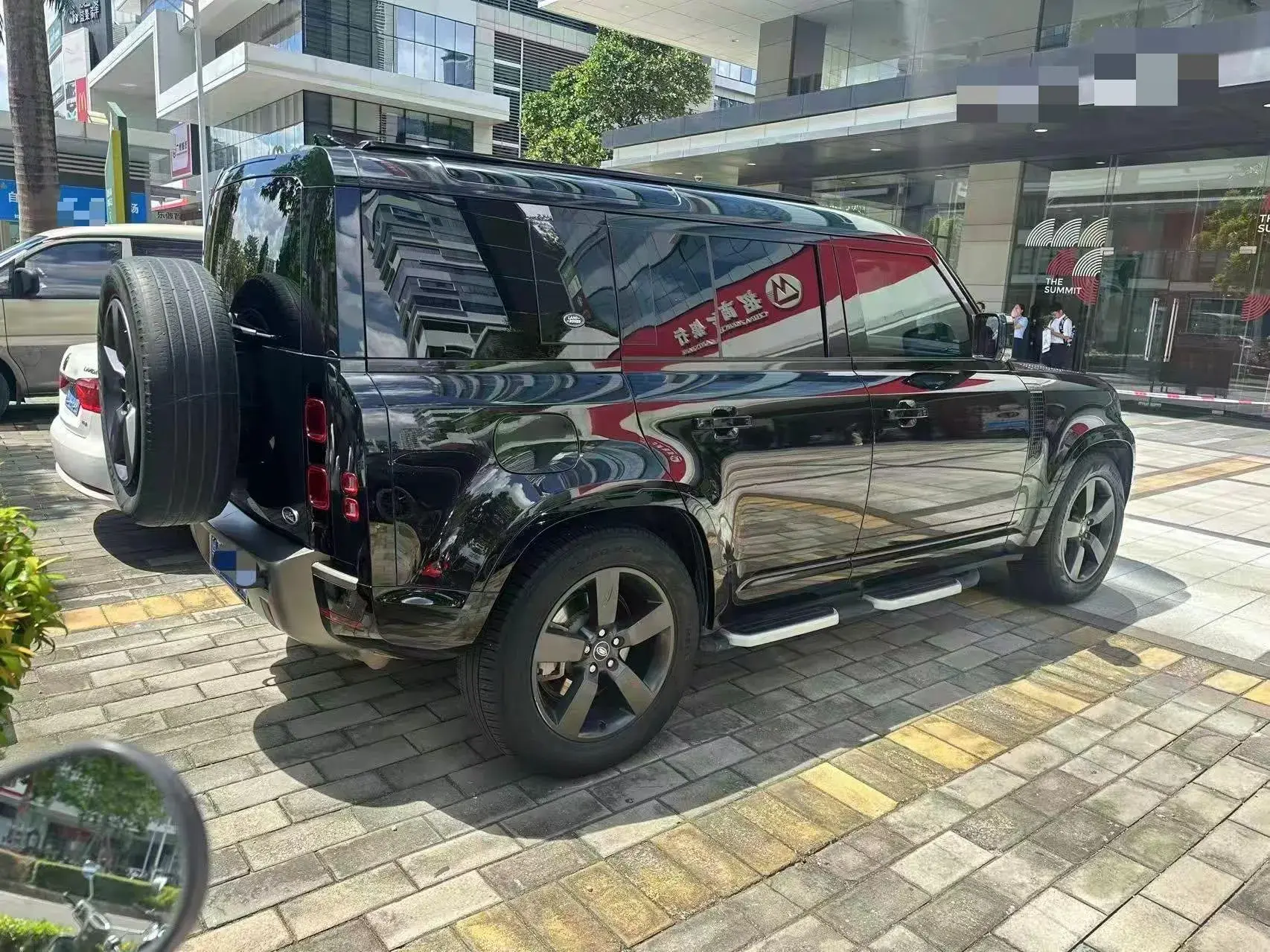 2022 LAND ROVER thumbnail 3