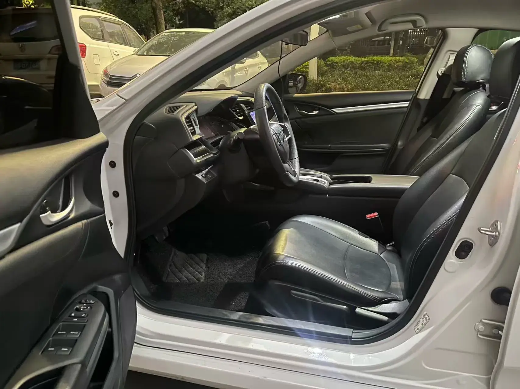 2019 HONDA CIVIC thumbnail 4