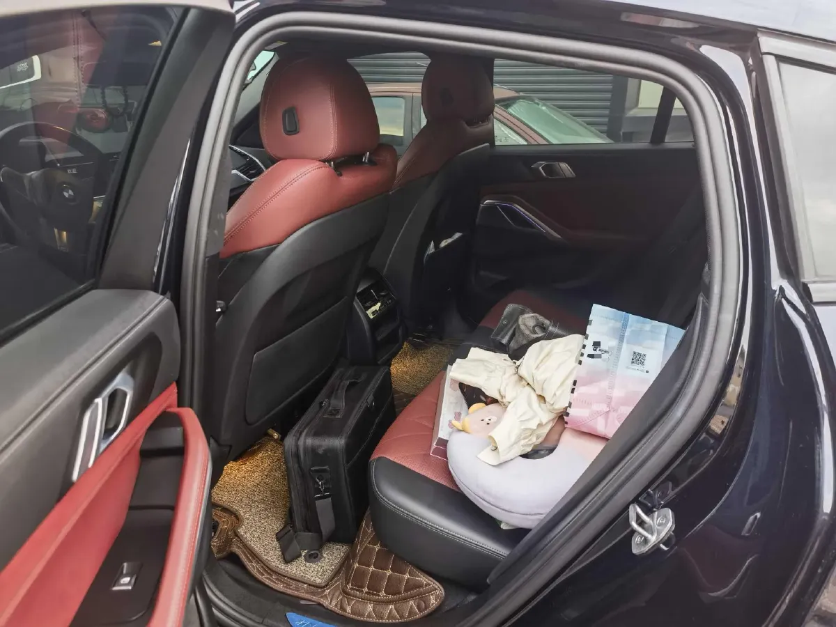 2022 BMW X6 2.0T 245HP L4 8AT,autocango,china used car exporter,china ev exporter,chinese used car exporter,chinese used ev exporter