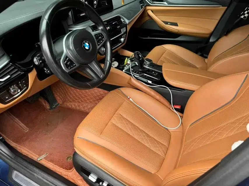 2021 BMW 5 thumbnail 2