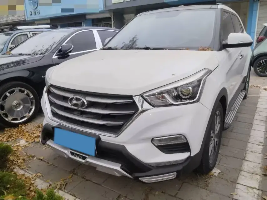 2017 HYUNDAI IX25 view 1