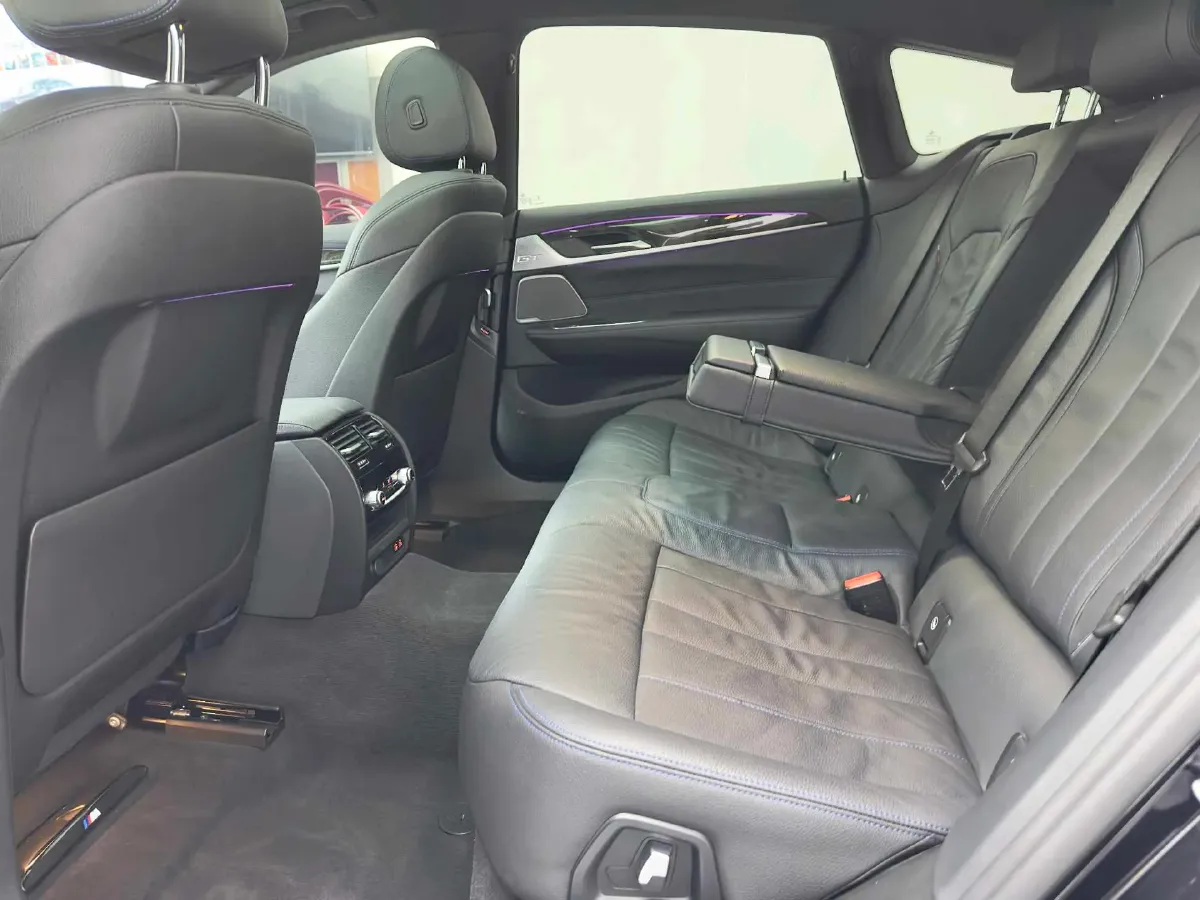 2022 BMW 6 Series GT 2.0T 245HP L4 8AT,autocango,china used car exporter,china ev exporter,chinese used car exporter,chinese used ev exporter