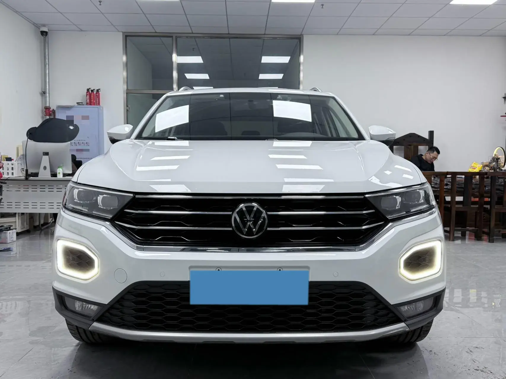 2022 VOLKSWAGEN T-ROC thumbnail 2