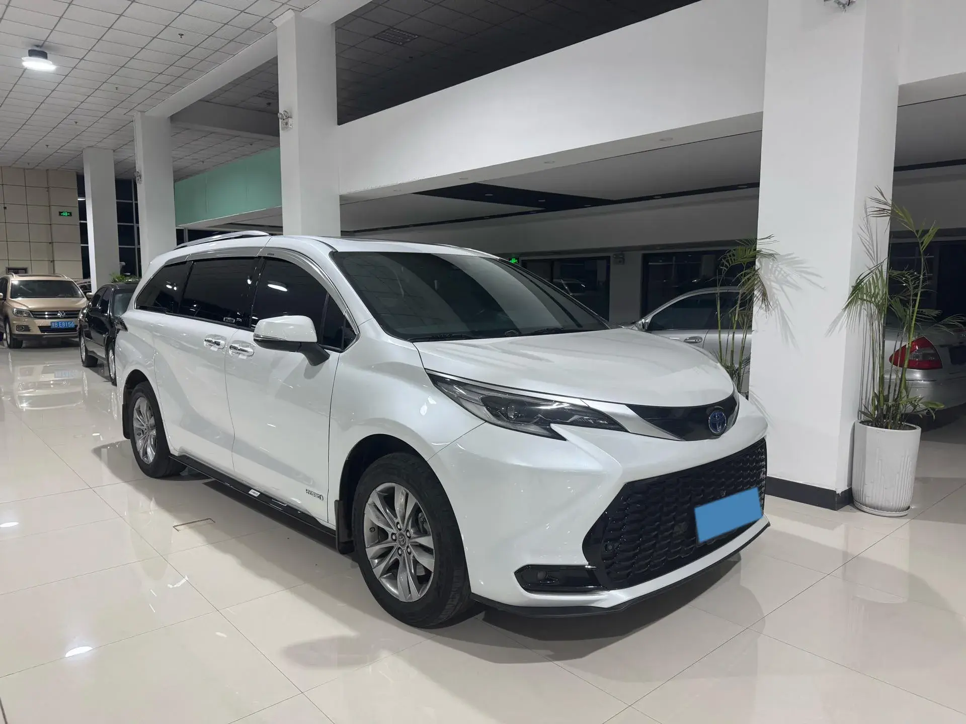 2023 TOYOTA SIENNA thumbnail 2