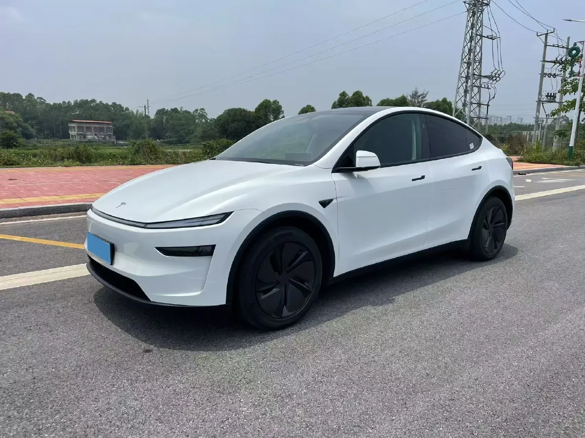 2025 Tesla Model Y BEV 78.4KWH,autocango,china used car exporter,china ev exporter,chinese used car exporter,chinese used ev exporter